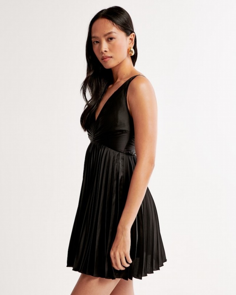 Abercrombie Plunge Pleated Mini Klänning Dam Svarta  | 1397-FHMOK